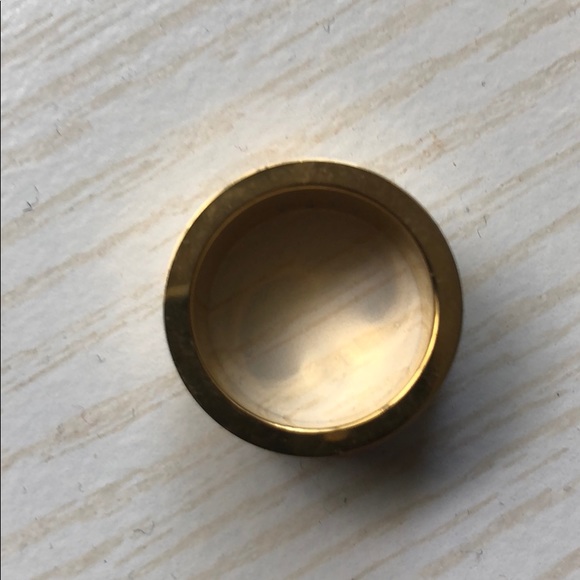 Trendy gold star ring ⭐️ - Picture 3 of 5